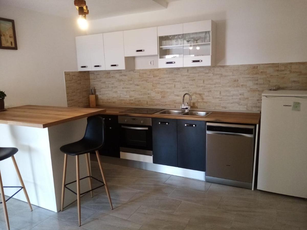 Apartman Laus Завалатица Екстериор снимка